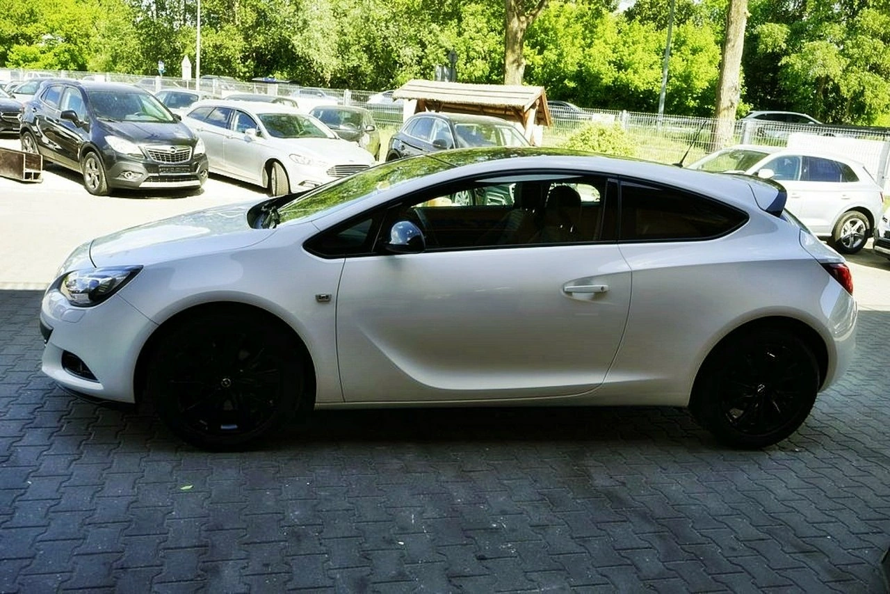 Opel Astra GTC - Zdjęcie 7