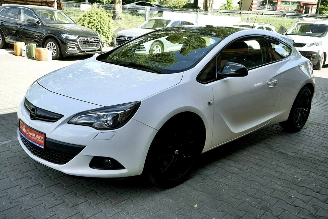 Opel Astra GTC - Zdjęcie 8