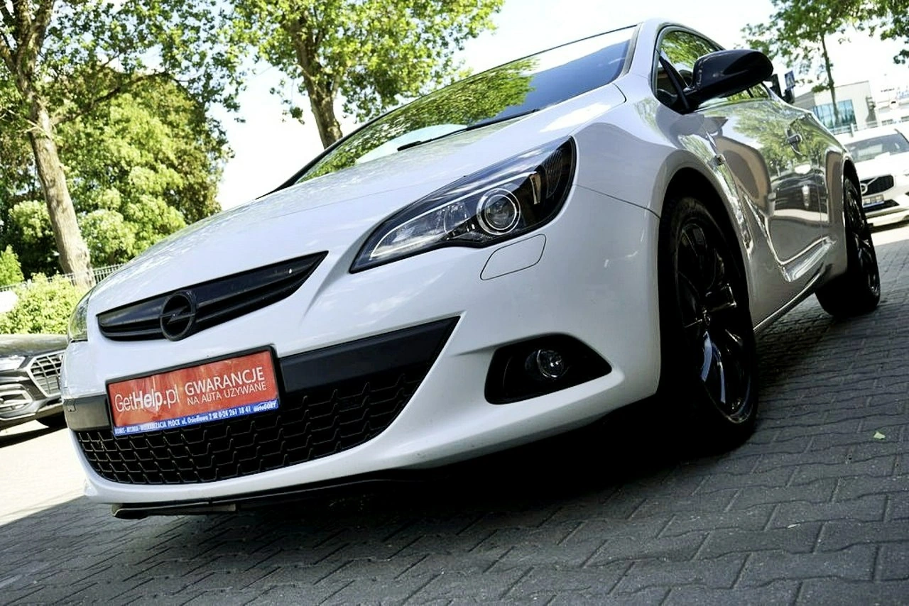 Opel Astra GTC - Główne zdjęcie