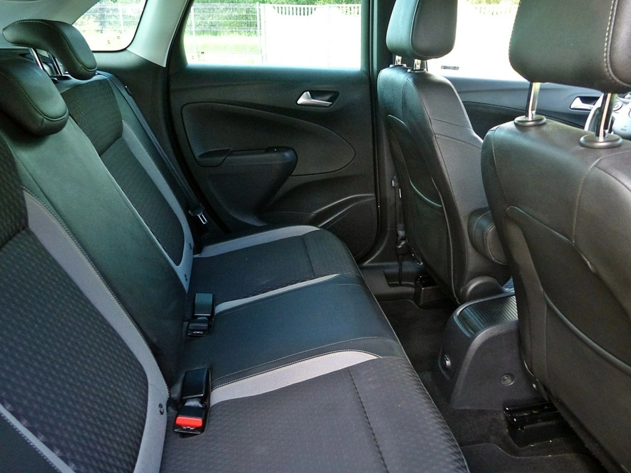 Opel Crossland X - Zdjęcie 23