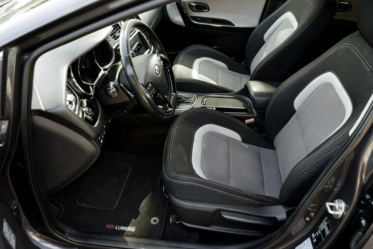 Kia Ceed - Zdjęcie 18