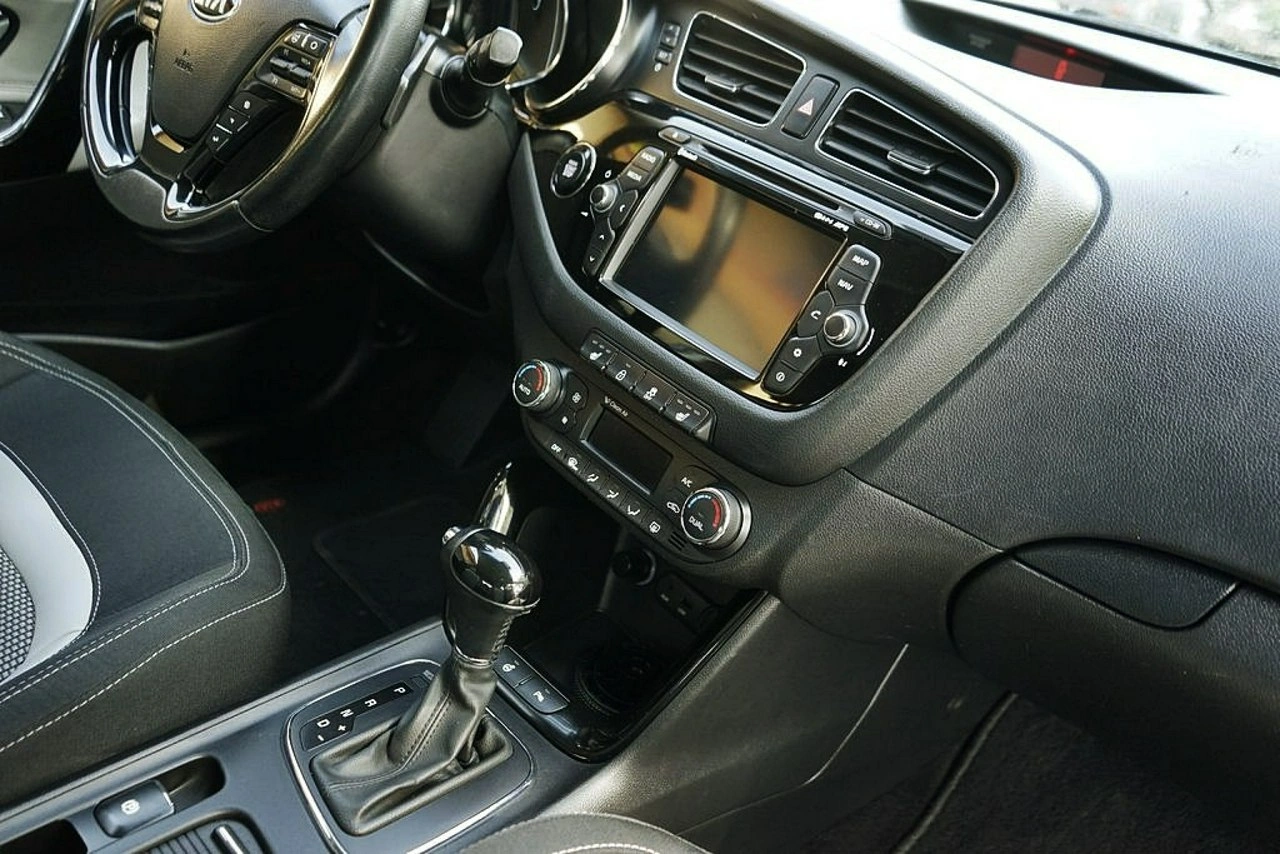 Kia Ceed - Zdjęcie 30