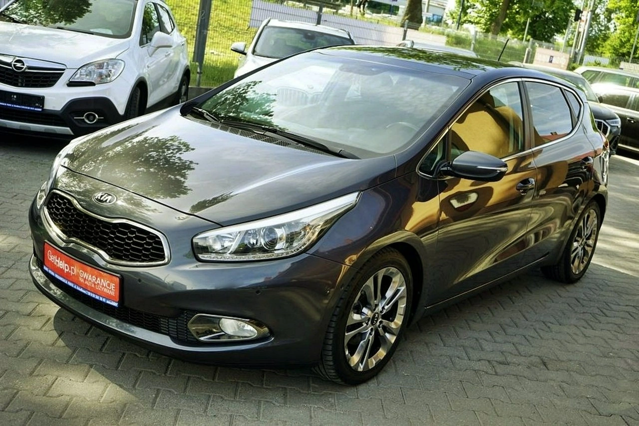 Kia Ceed - Zdjęcie 8
