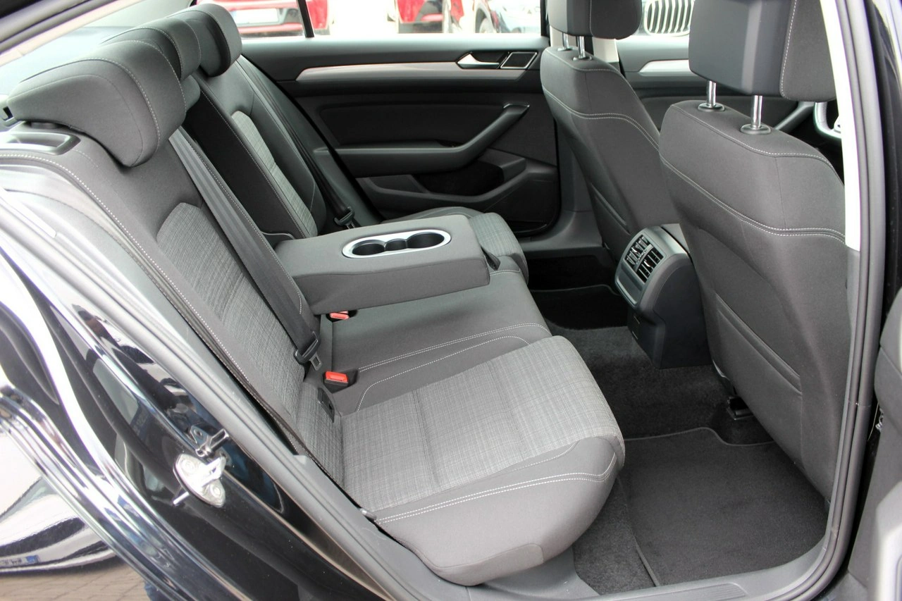 Volkswagen Passat - Zdjęcie 9