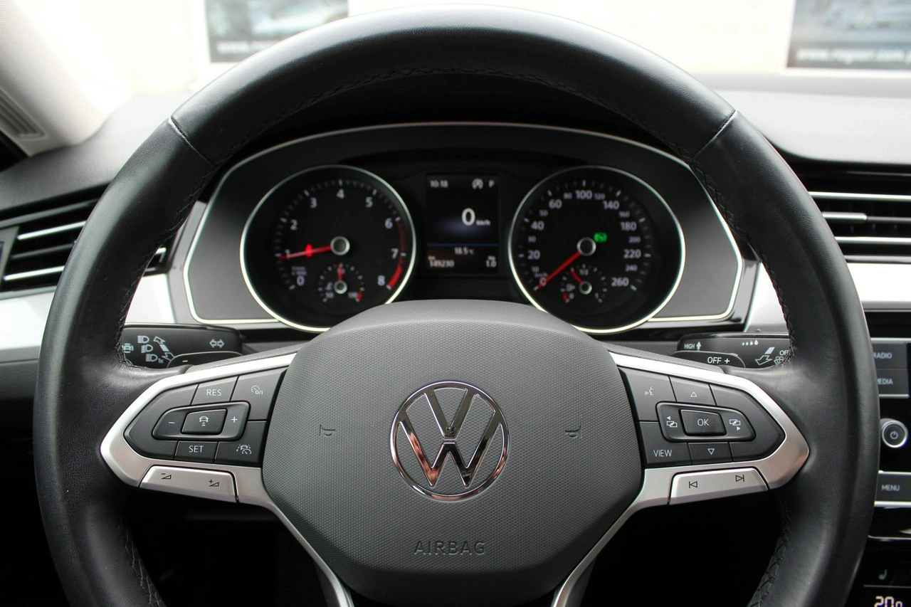 Volkswagen Passat - Zdjęcie 13