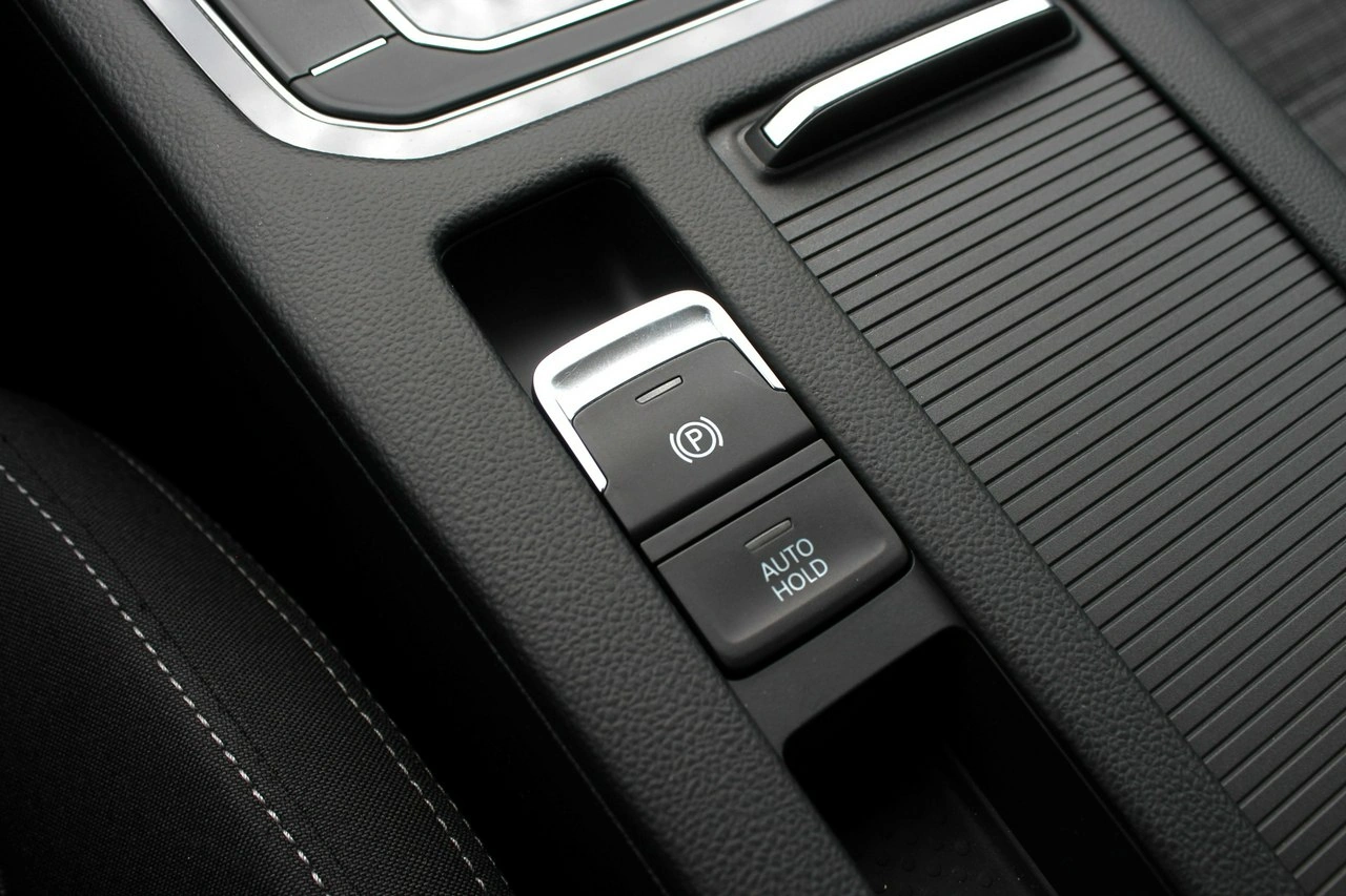 Volkswagen Passat - Zdjęcie 24