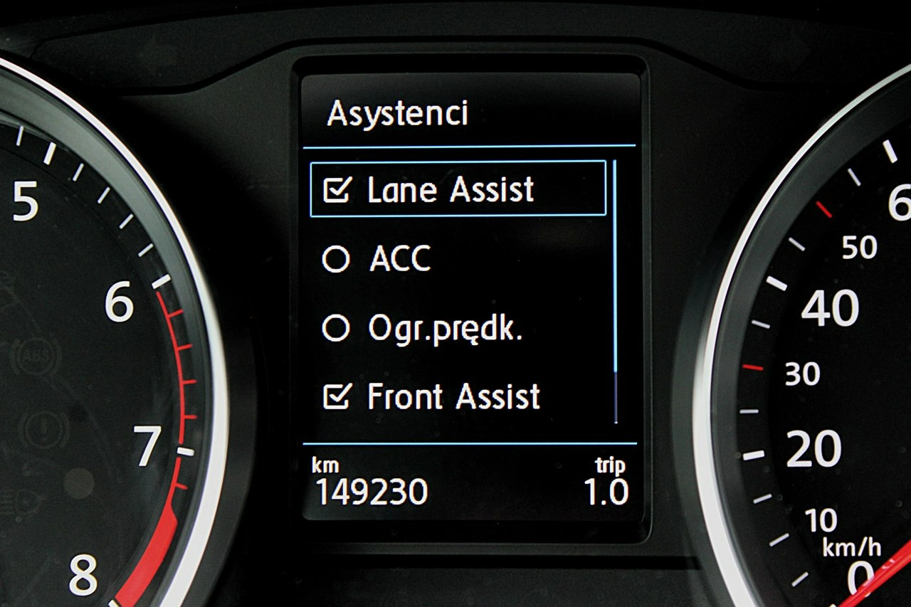 Volkswagen Passat - Zdjęcie 20