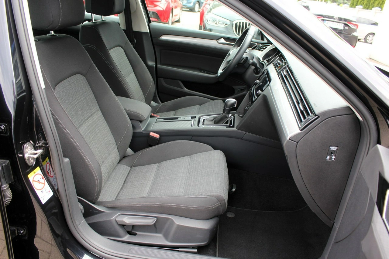 Volkswagen Passat - Zdjęcie 8