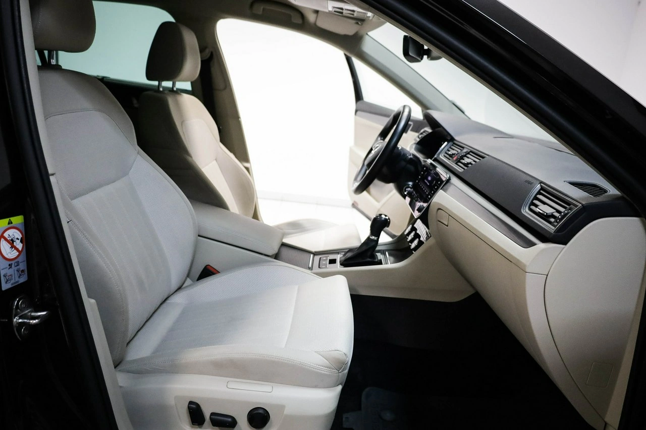 Skoda Superb - Zdjęcie 15