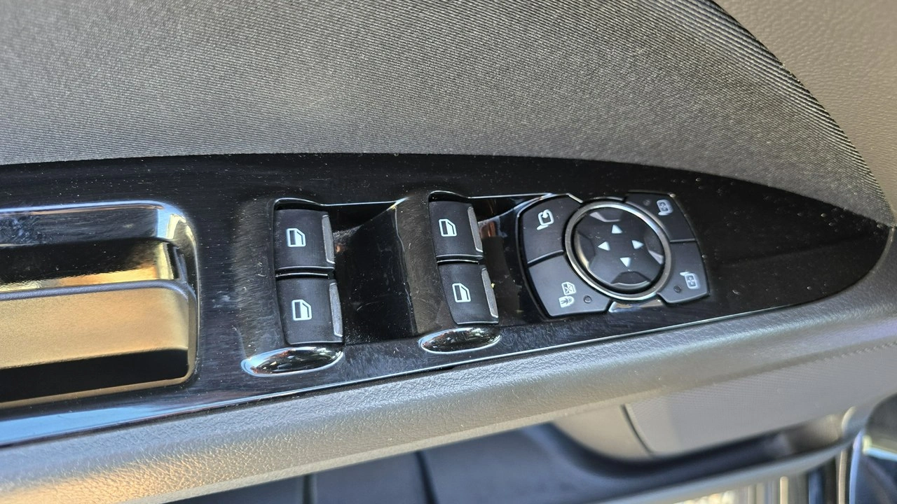 Ford Mondeo - Zdjęcie 20