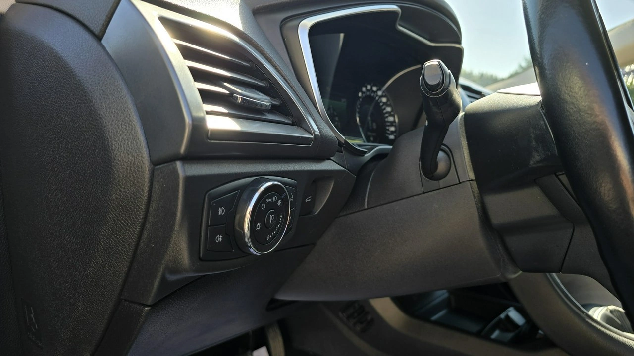 Ford Mondeo - Zdjęcie 21