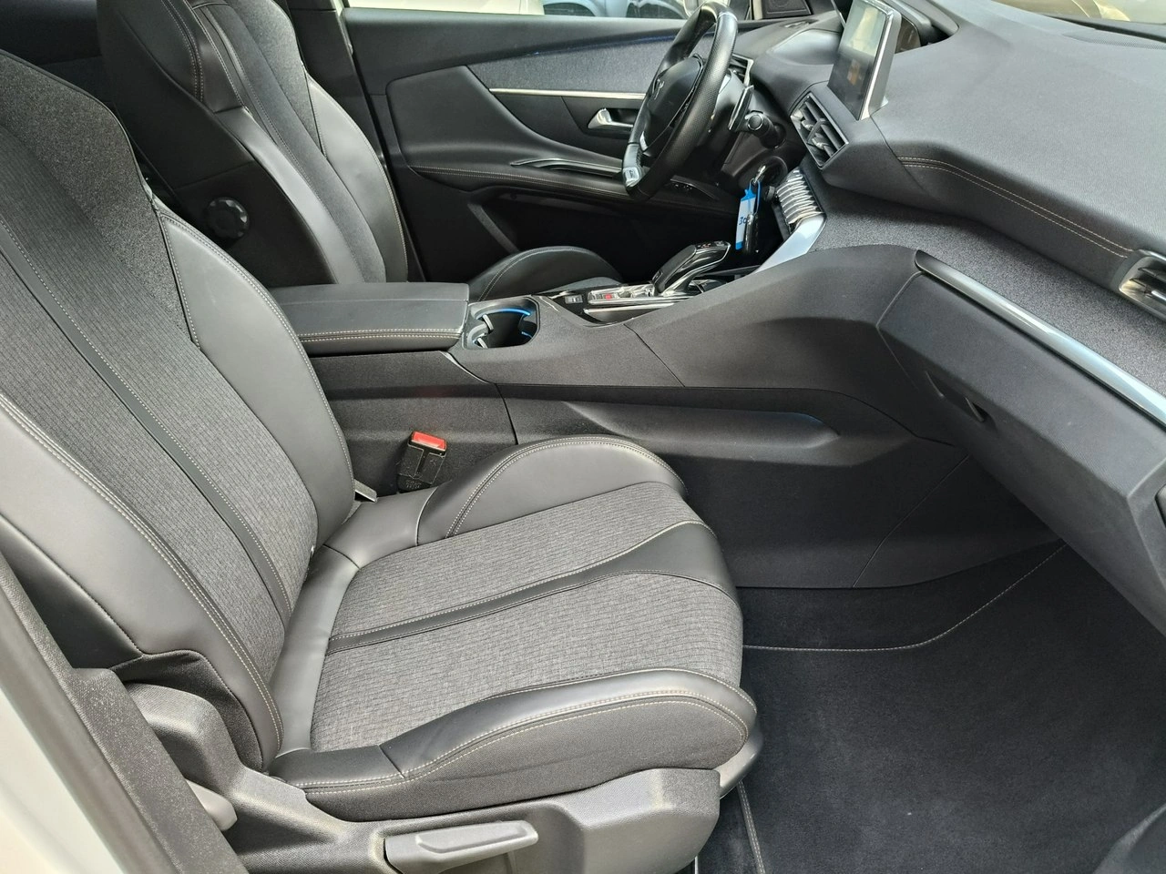 Peugeot 3008 - Zdjęcie 17