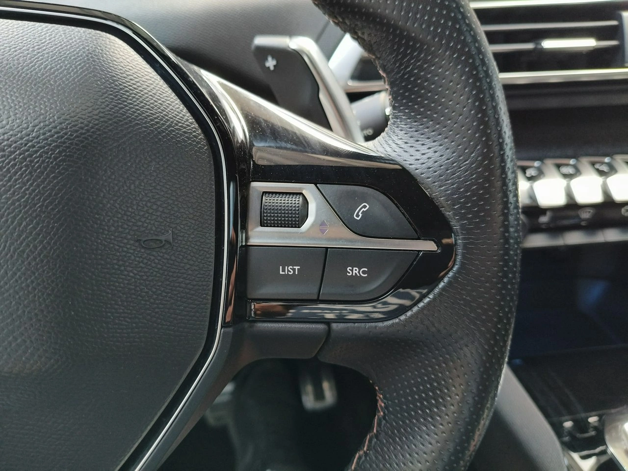 Peugeot 3008 - Zdjęcie 30