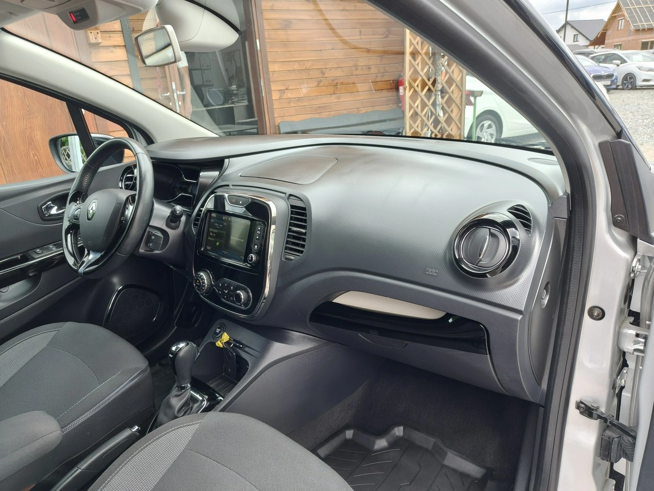 Renault Captur - Zdjęcie 21