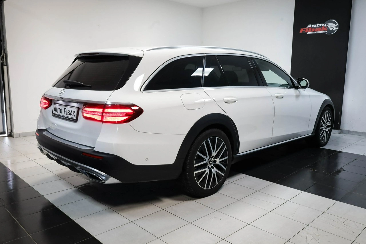 Mercedes E 220 - Zdjęcie 9
