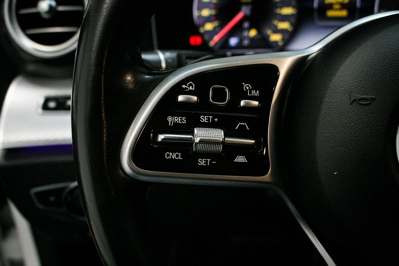 Mercedes E 220 - Zdjęcie 12