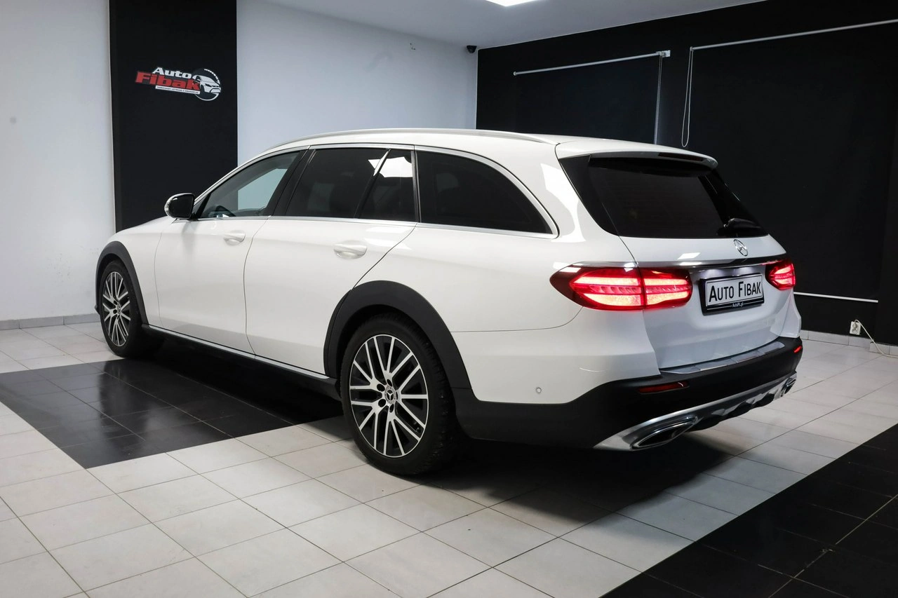 Mercedes E 220 - Zdjęcie 13