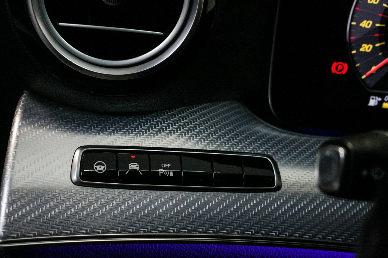 Mercedes E 220 - Zdjęcie 11