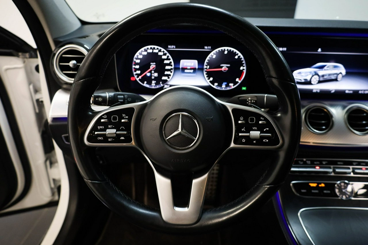 Mercedes E 220 - Zdjęcie 20