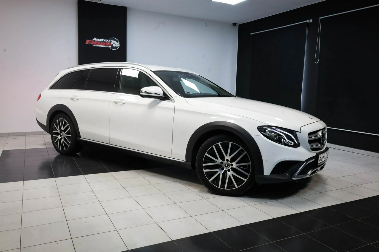 Mercedes E 220 - Zdjęcie 6