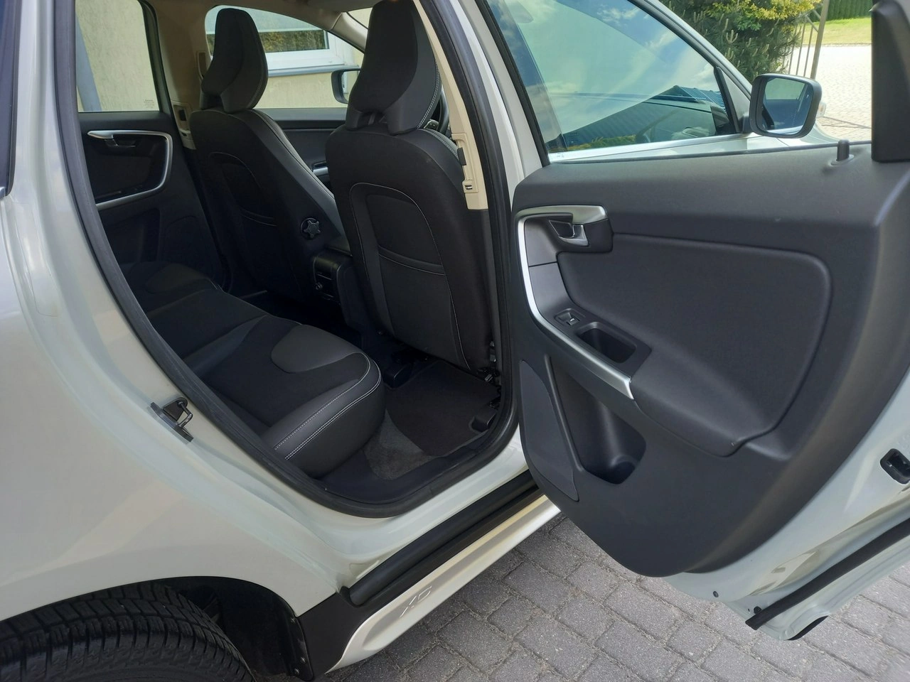 Volvo XC 60 - Zdjęcie 27