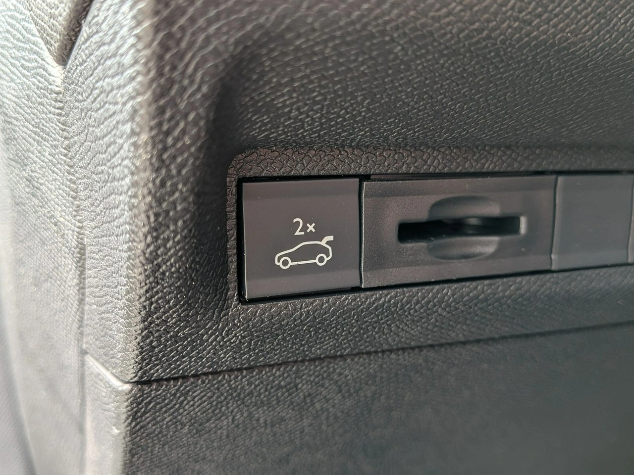 Peugeot 408 - Zdjęcie 23