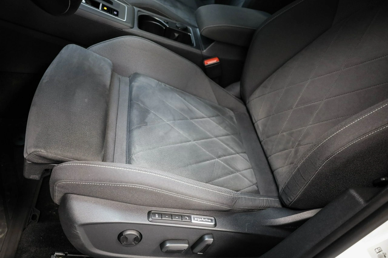 Volkswagen Golf - Zdjęcie 23