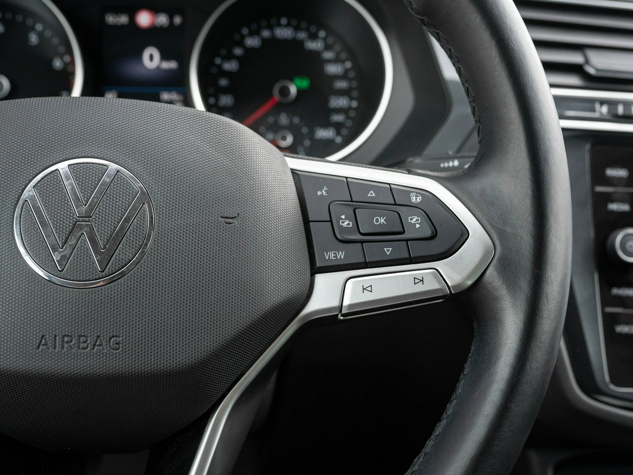 Volkswagen Tiguan - Zdjęcie 13