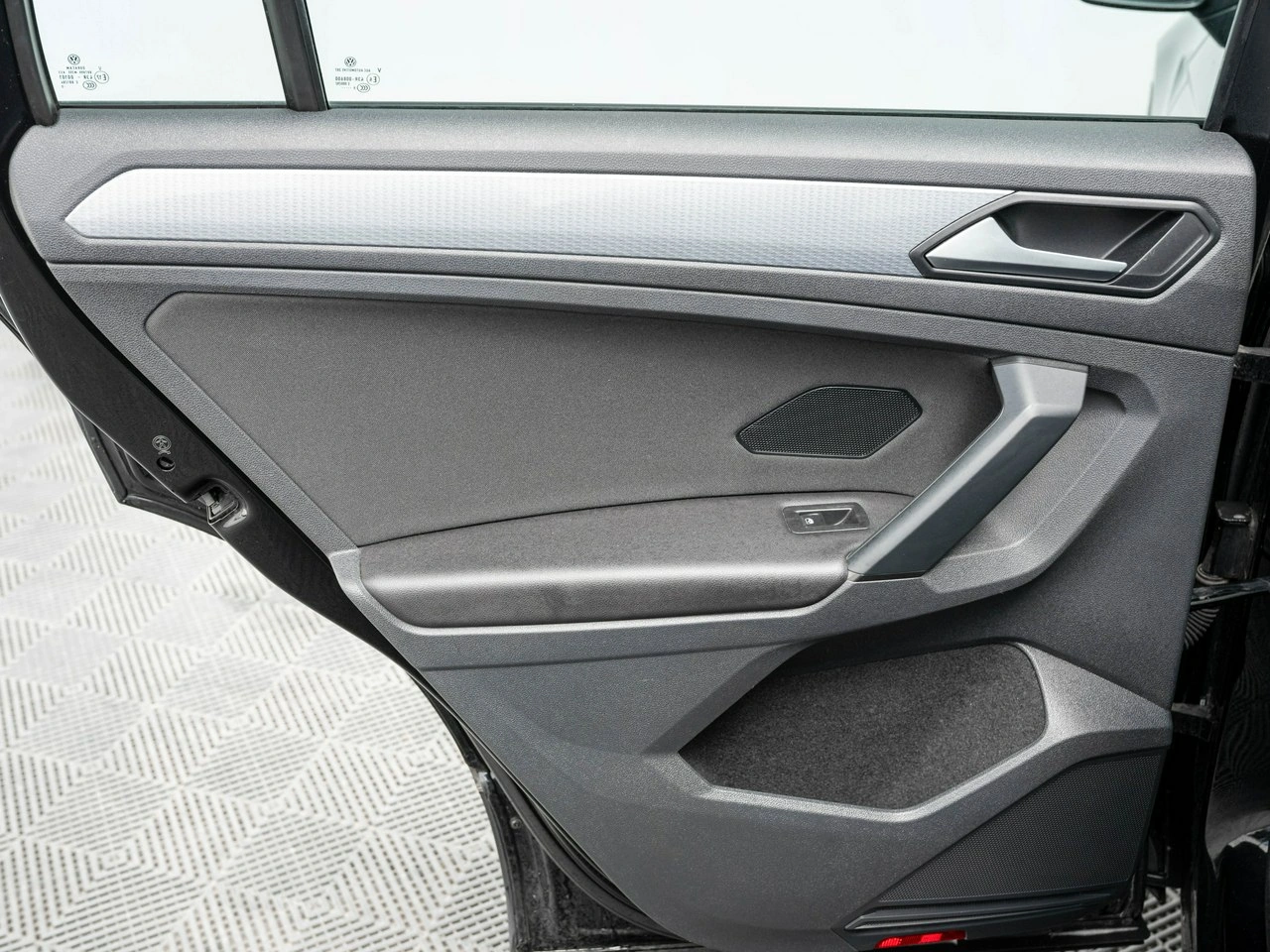 Volkswagen Tiguan - Zdjęcie 24