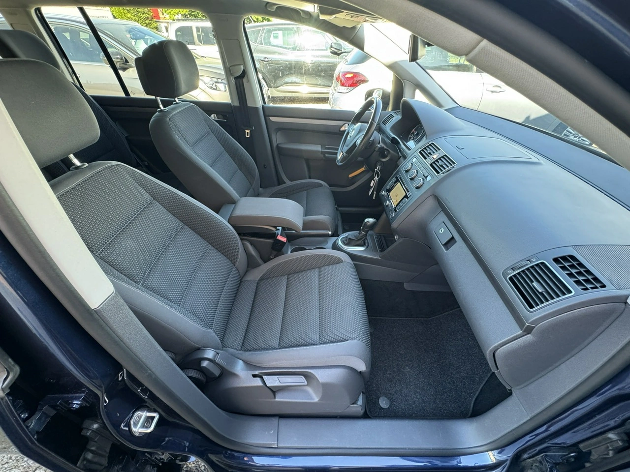 Volkswagen Touran - Zdjęcie 21