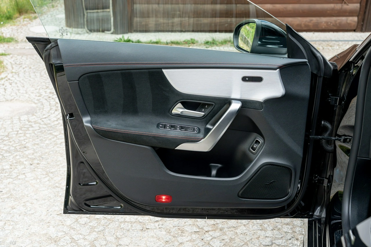 Mercedes CLA 200 - Zdjęcie 37