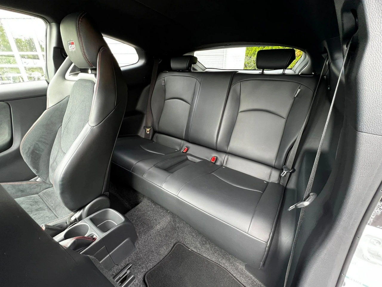 Toyota Yaris - Zdjęcie 17