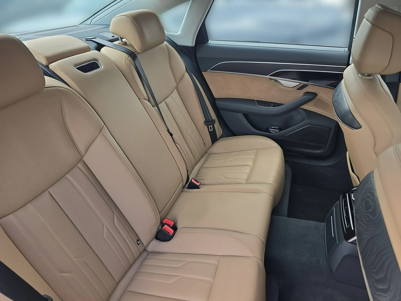 Audi A8 - Zdjęcie 10