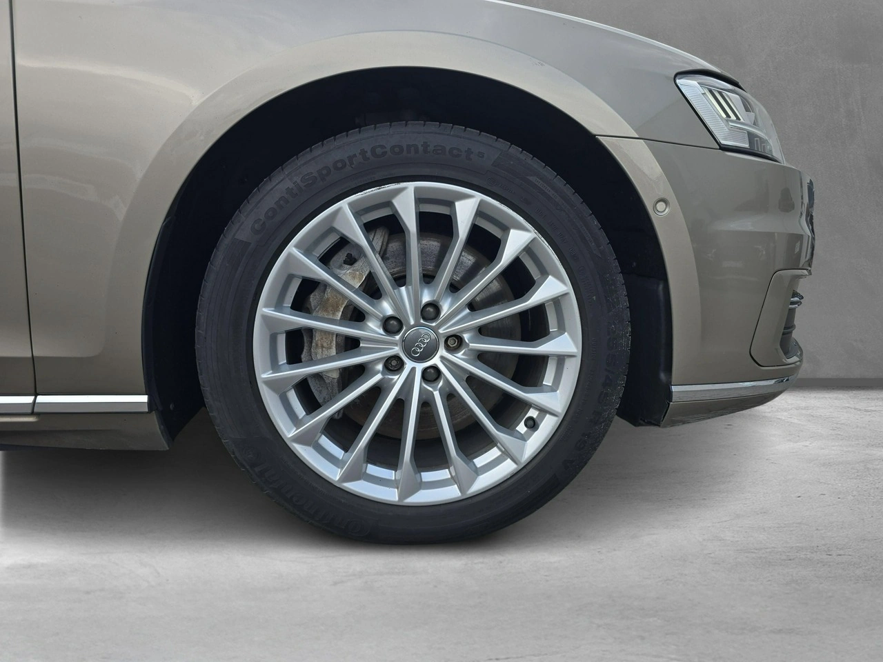 Audi A8 - Zdjęcie 15