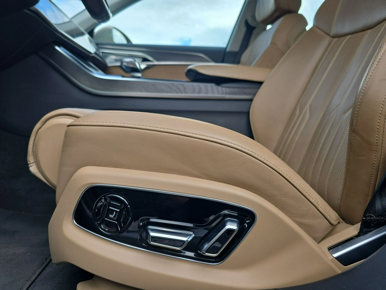 Audi A8 - Zdjęcie 18