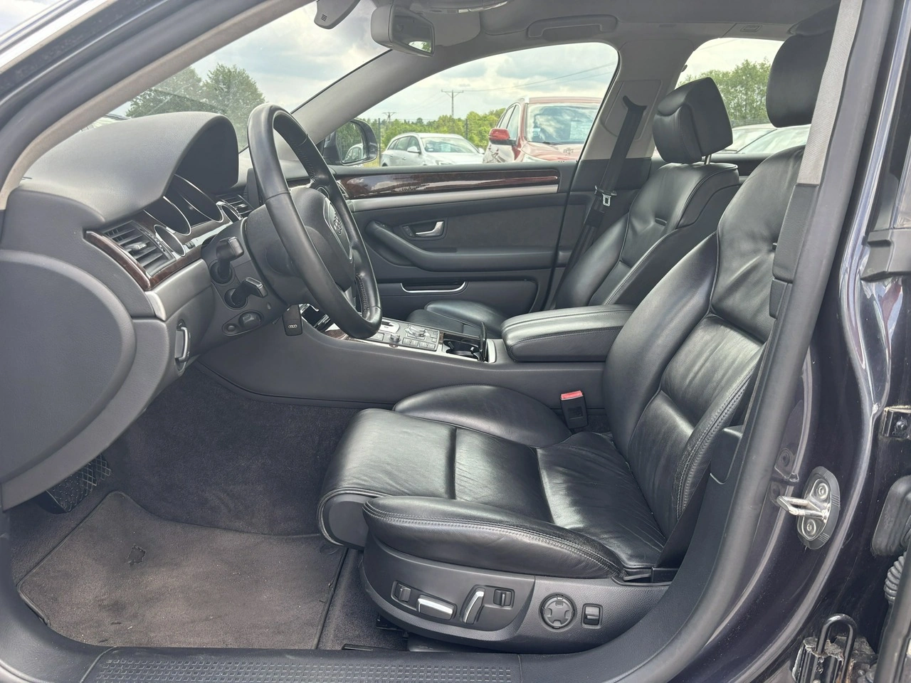 Audi A8 - Zdjęcie 17