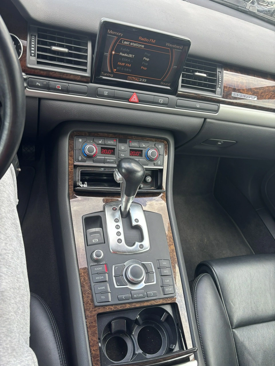 Audi A8 - Zdjęcie 24
