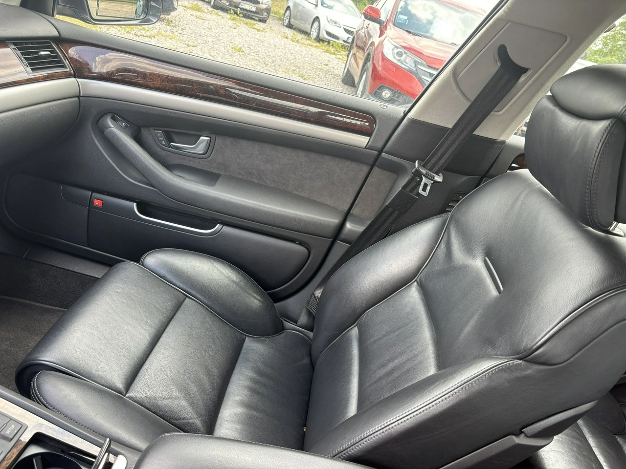 Audi A8 - Zdjęcie 25