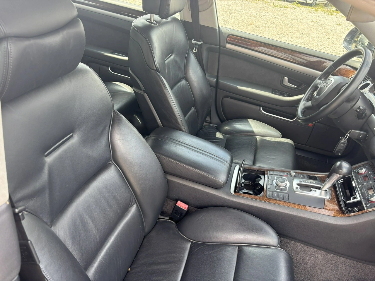 Audi A8 - Zdjęcie 35