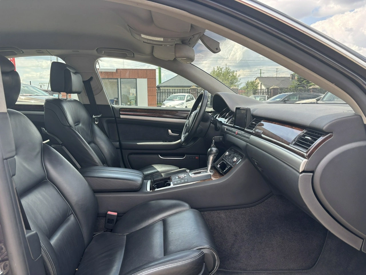 Audi A8 - Zdjęcie 36
