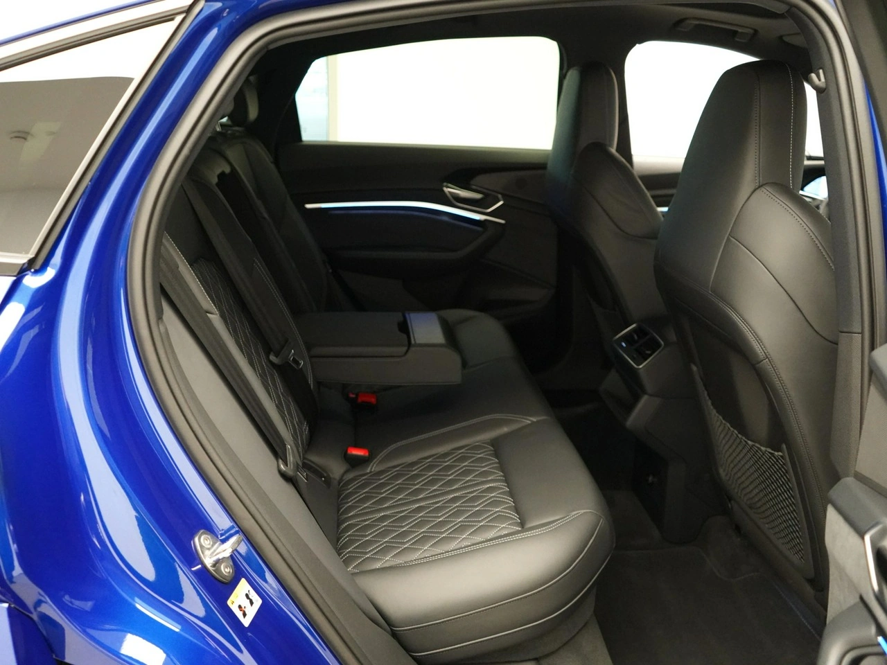 Audi SQ8 e-tron - Zdjęcie 18