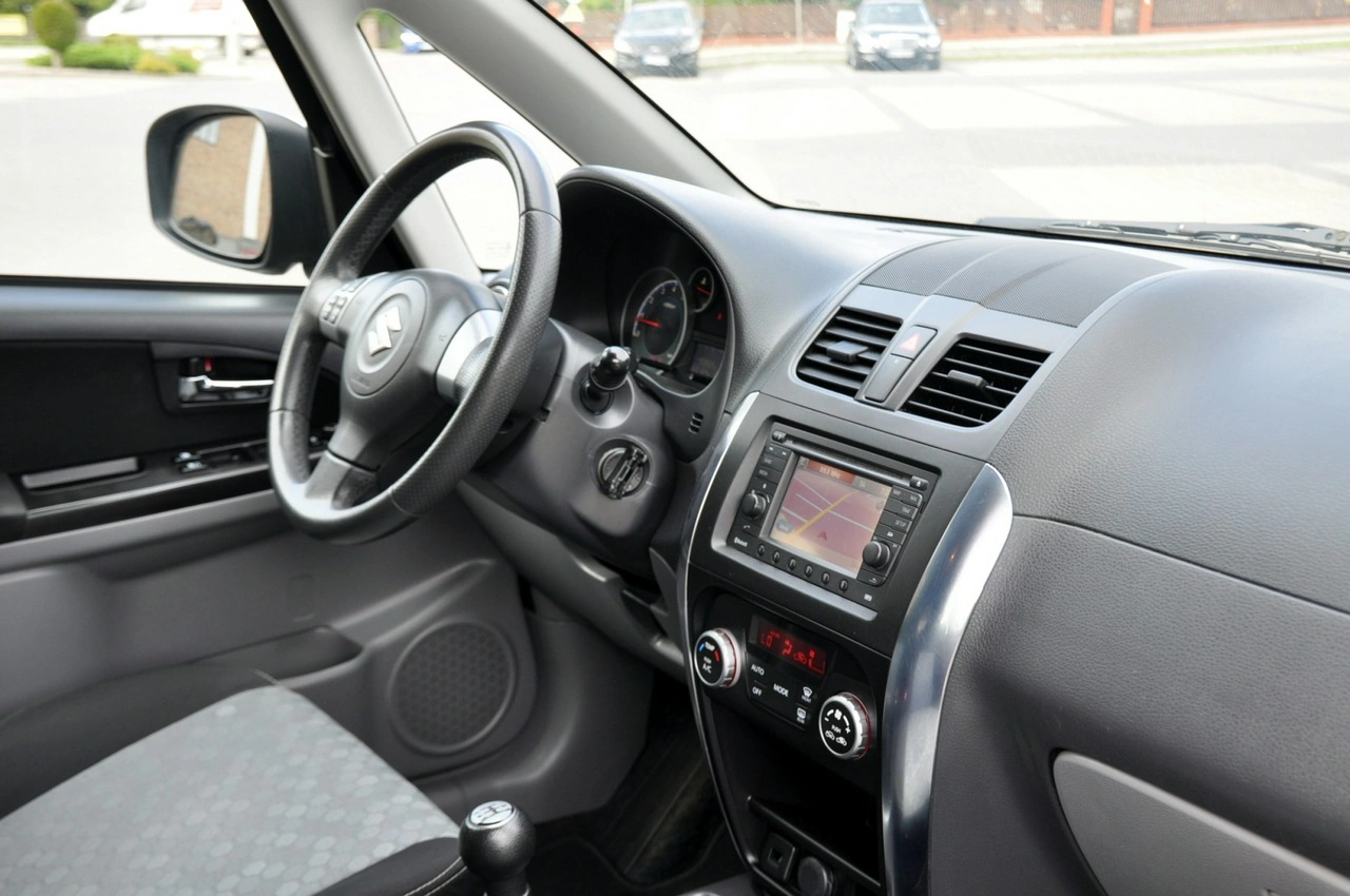 Suzuki SX4 - Zdjęcie 18