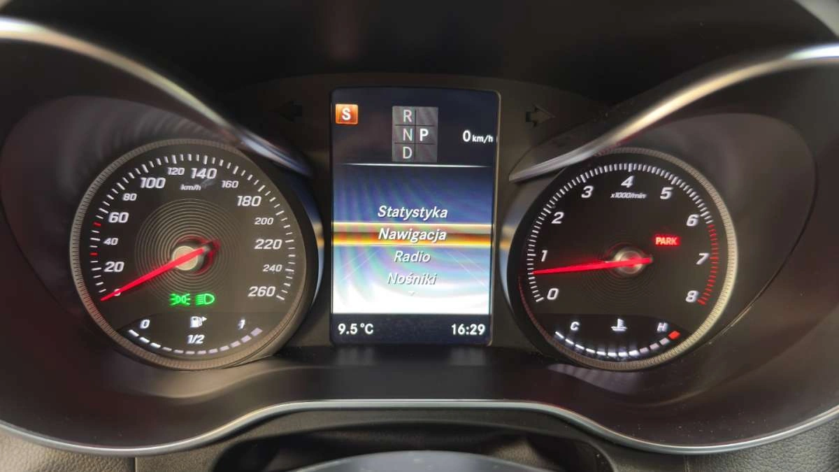 Mercedes-Benz GLC - Zdjęcie 26