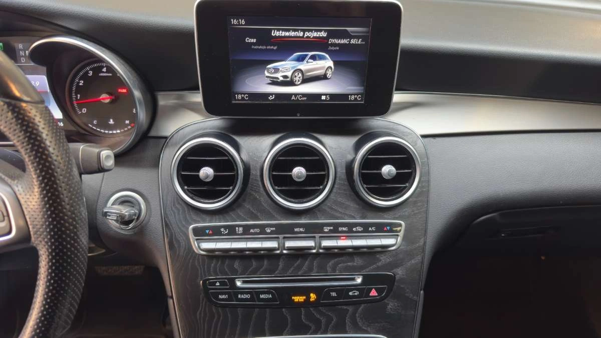 Mercedes-Benz GLC - Zdjęcie 28