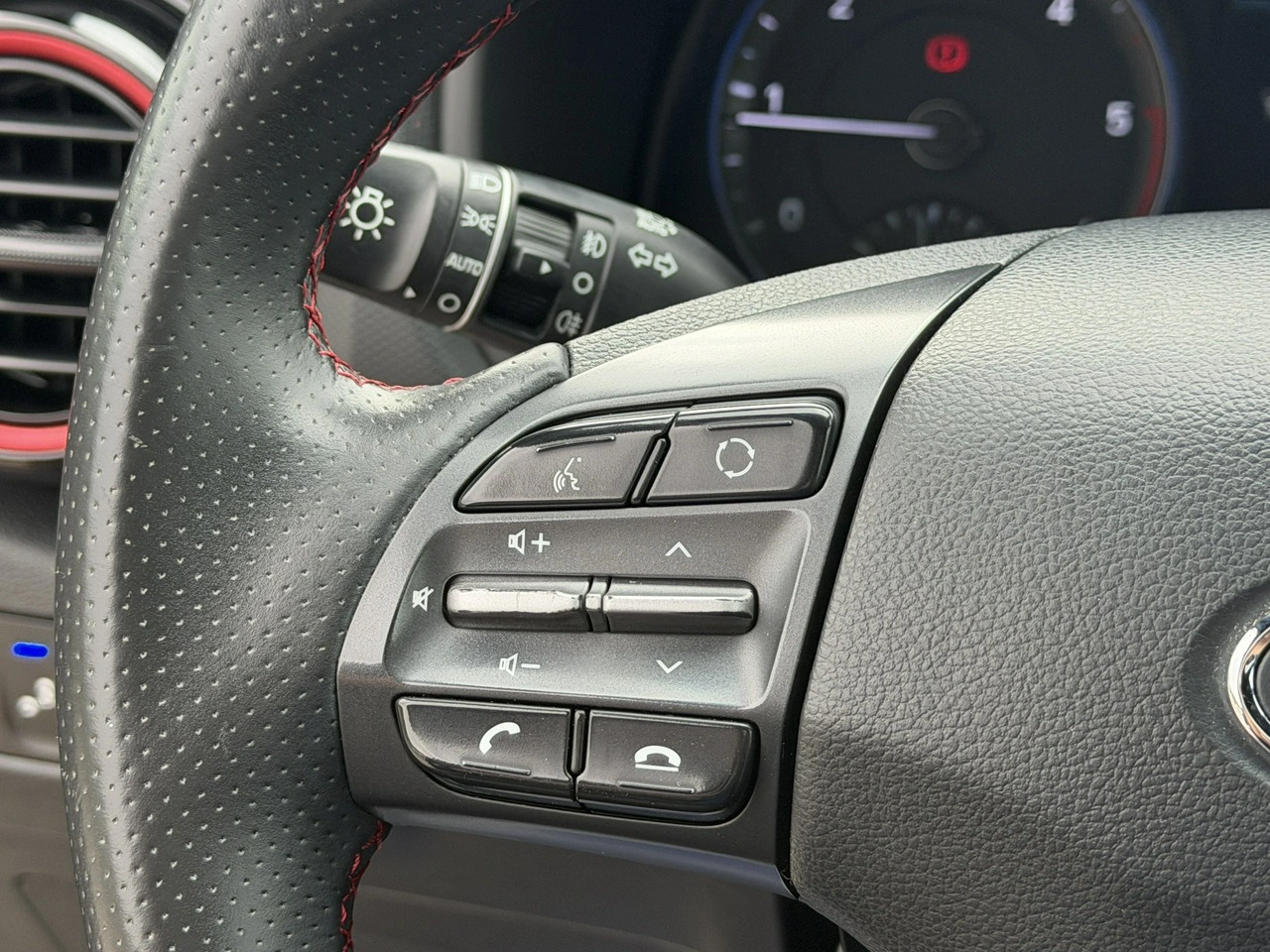 Hyundai Kona - Zdjęcie 23