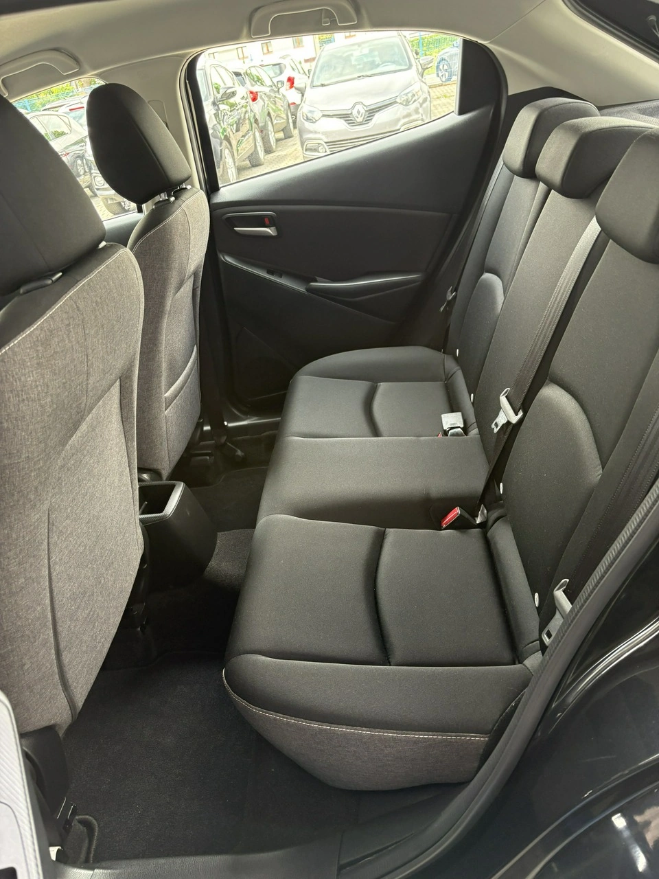 Mazda 2 - Zdjęcie 12