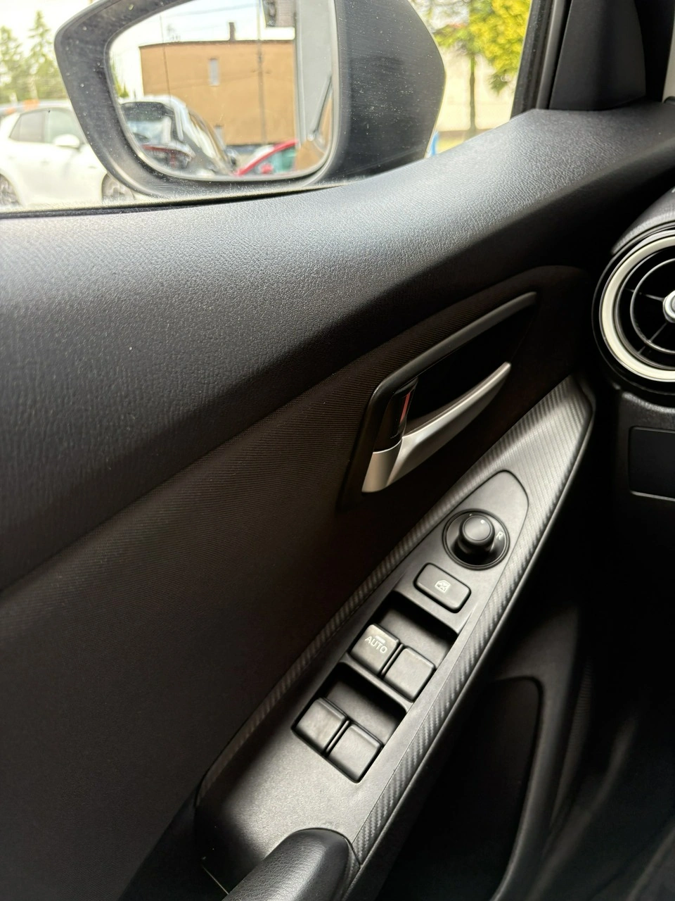 Mazda 2 - Zdjęcie 18
