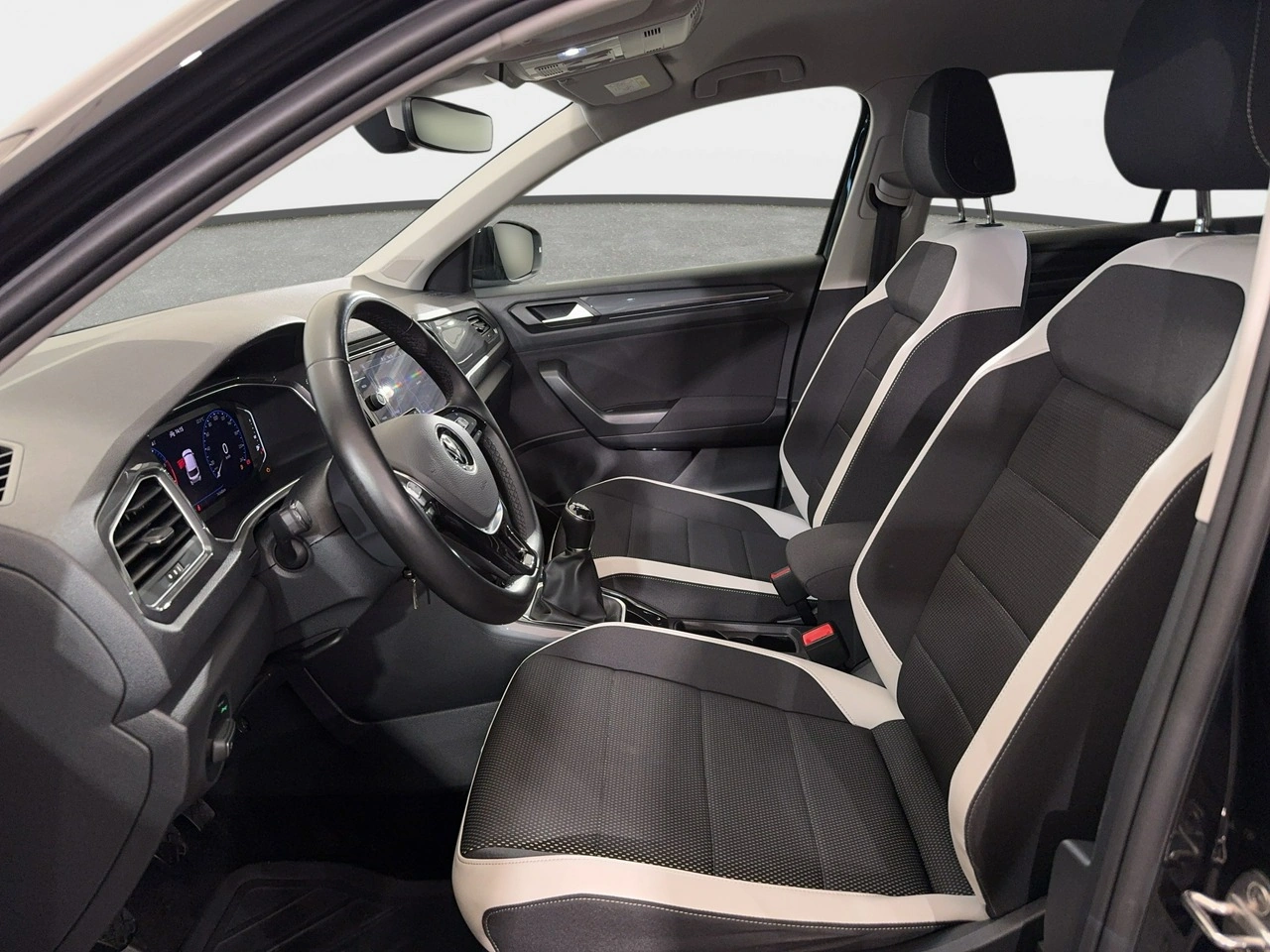 Volkswagen T-Roc - Zdjęcie 11