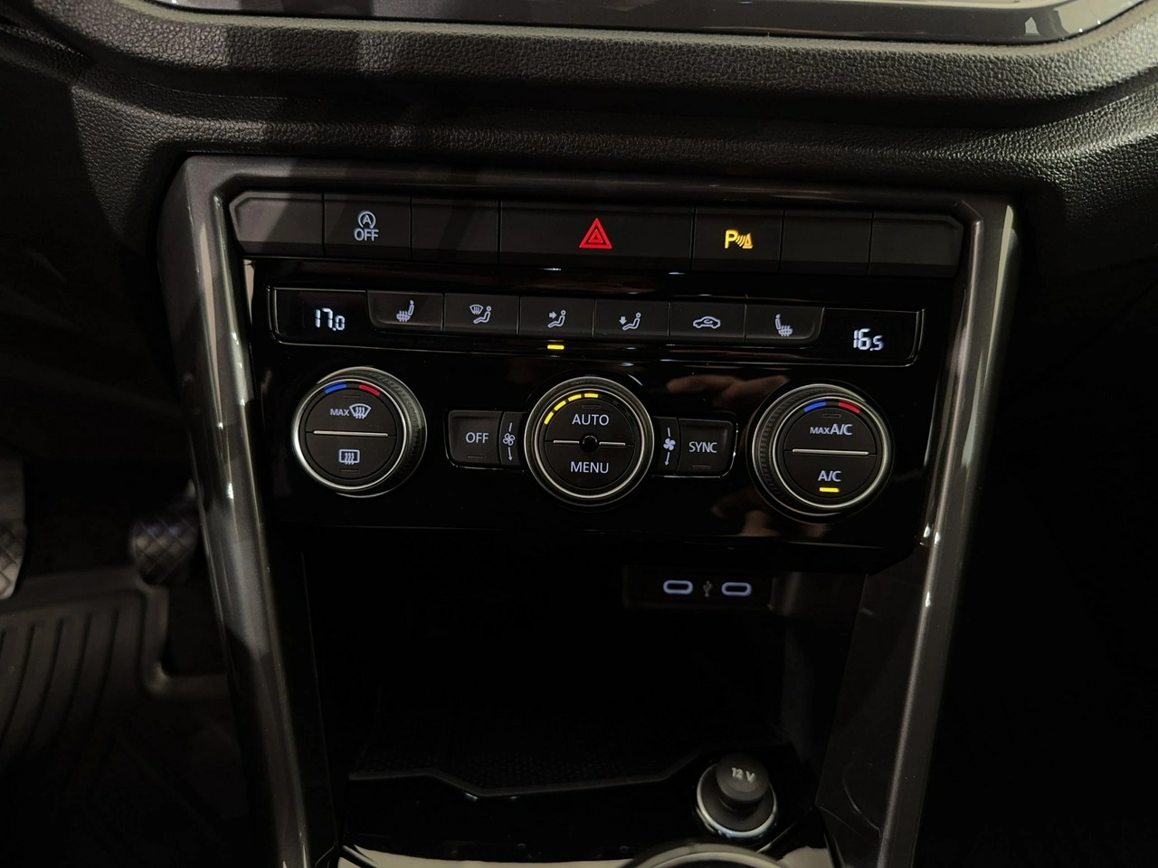 Volkswagen T-Roc - Zdjęcie 25