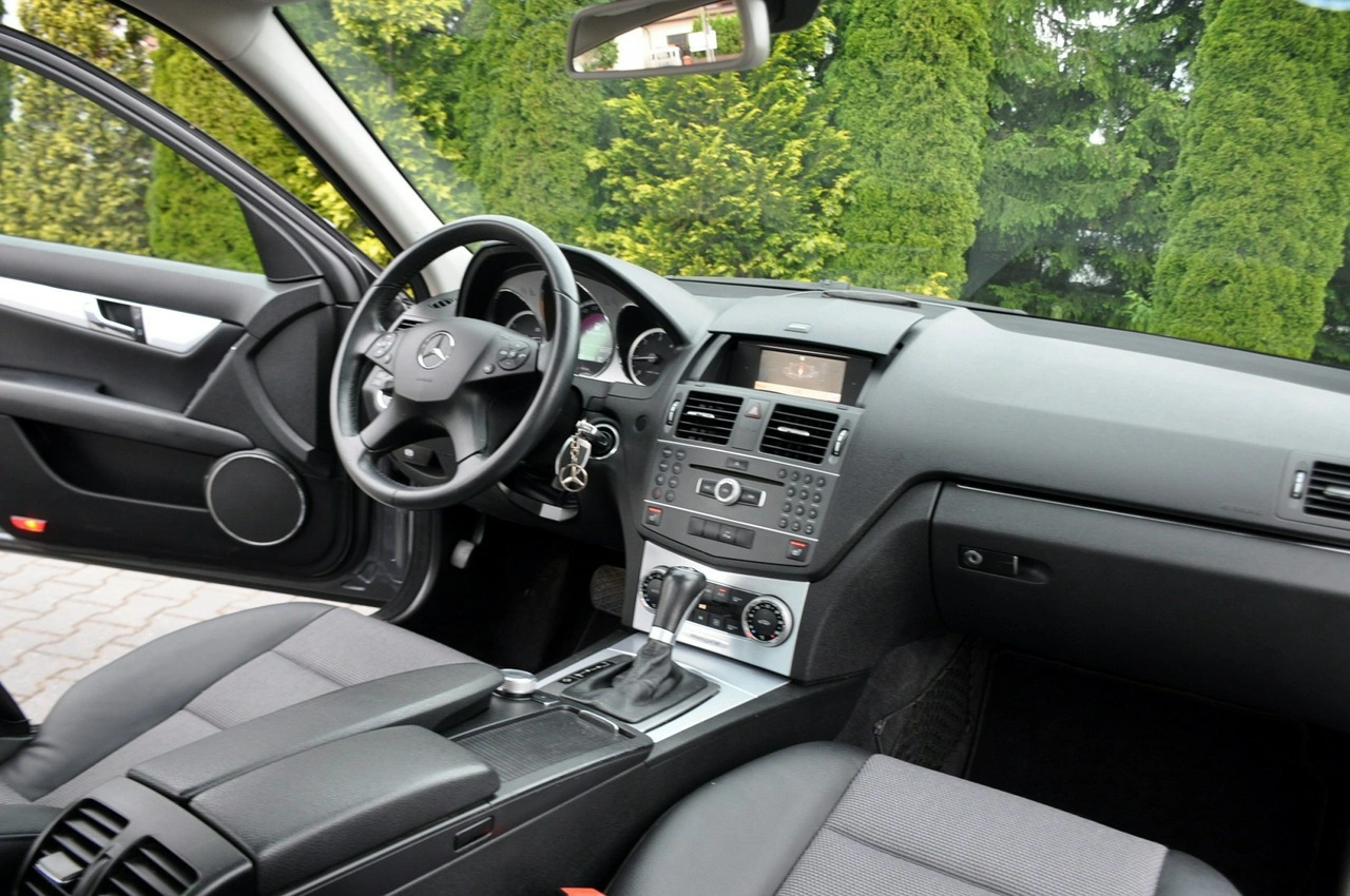 Mercedes C 220 - Zdjęcie 25